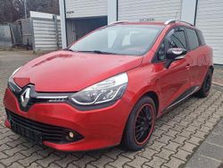 Rot Gebraucht 2015 Renault Clio IV LIMITED Limousine | 6.999 € (Fairer Preis)