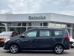 Grau Gebraucht 2022 Dacia Lodgy Stepway Van / Kleinbus | 19.990 € (Teuer)