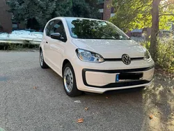 Weiß Gebraucht 2016 VW up! Kleinwagen | 5.500 € (Fairer Preis)