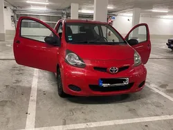 Rot Gebraucht 2010 Toyota Aygo Kleinwagen | 3.300 € (Fairer Preis)