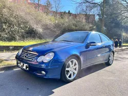 Blau Gebraucht 2001 Mercedes C230 Coupé | 2.500 € (Fairer Preis)