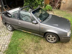 Grau Gebraucht 1987 Opel Kadett Cabrio | 4.200 €