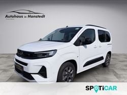 Lackierung weiss icy/typ ausse Gebraucht 2024 Opel Combo Life Van / Kleinbus | 28.990 € (Etwas zu teuer)