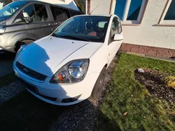 Weiß Gebraucht 2007 Ford Fiesta Kleinwagen | 1.300 € (Guter Preis)