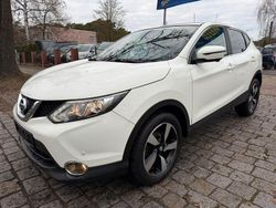 Weiß Gebraucht 2016 Nissan Qashqai N-Connecta SUV | 12.499 € (Guter Preis)