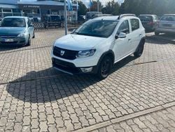 Weiß Gebraucht 2015 Dacia Sandero Stepway Ambiance Kleinwagen | 6.800 € (Fairer Preis)