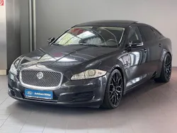 Grau Gebraucht 2010 Jaguar XJ Limousine | 16.190 €