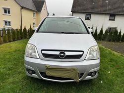 Silber Gebraucht 2006 Opel Meriva Van / Kleinbus | 1.599 € (Fairer Preis)