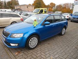 Blau Gebraucht 2014 Skoda Octavia Ambition Kombi | 5.860 € (Fairer Preis)