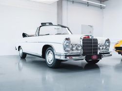 Weiß Gebraucht 1965 Mercedes 300 SE Cabrio | 139.999 €