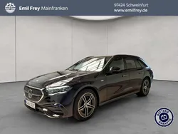 Obsidianschwarz metallic Gebraucht 2025 Mercedes E300 AMG Kombi | 73.400 €