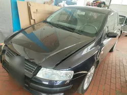 Violet Gebraucht 2003 Fiat Stilo Limousine | 699 € (Fairer Preis)