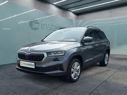 Grau Gebraucht 2024 Skoda Karoq SUV | 32.699 € (Fairer Preis)
