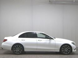 Polarweiss Gebraucht 2019 Mercedes E300 Avantgarde Limousine | 23.280 € (Guter Preis)