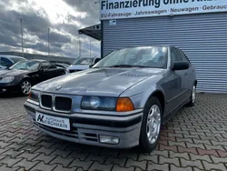Grau Gebraucht 1995 BMW 318 Limousine | 3.550 €