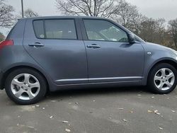 Silber Gebraucht 2006 Suzuki Swift Club Limousine | 2.500 € (Teuer)