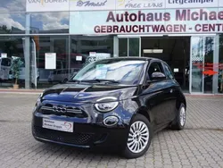 Schwarz Gebraucht 2021 Fiat 500e Action Limousine | 11.999 € (Fairer Preis)