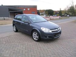 Grau Gebraucht 2009 Opel Astra Innovation Limousine | 2.800 € (Fairer Preis)