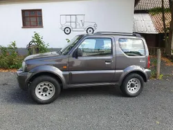 Grau Gebraucht 2012 Suzuki Jimny Ranger SUV | 7.333 € (Fairer Preis)