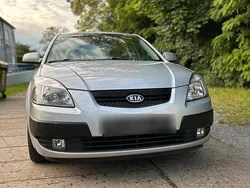 Silber Gebraucht 2007 Kia Rio 2 Limousine | 2.950 € (Fairer Preis)