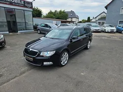 Schwarz Gebraucht 2011 Skoda Superb Elegance Kombi | 6.490 € (Fairer Preis)