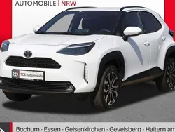 Weiß Gebraucht 2024 Toyota Yaris Cross Team SUV | 24.989 € (Guter Preis)
