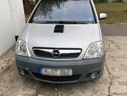 Silber Gebraucht 2003 Opel Meriva Van / Kleinbus | 2.490 € (Teuer)