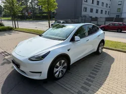 Weiß Gebraucht 2024 Tesla Model Y Standard Range SUV | 33.990 € (Superpreis)