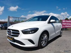 Weiß Gebraucht 2021 Mercedes B200 Business Van / Kleinbus | 24.999 € (Guter Preis)