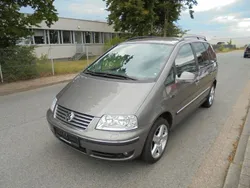 Grau Gebraucht 2009 VW Sharan United Van / Kleinbus | 5.950 € (Etwas zu teuer)