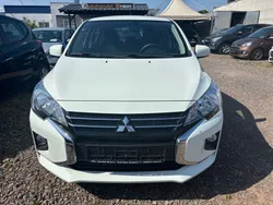 Weiß Gebraucht 2021 Mitsubishi Space Star Basis Limousine | 8.690 € (Guter Preis)