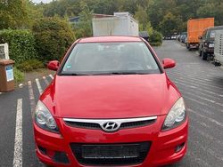 Rot Gebraucht 2009 Hyundai i30 Edition Limousine | 1.699 € (Guter Preis)