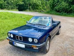 Blau Gebraucht 1989 BMW 320 Cabriolet Basis Cabrio | 12.500 €