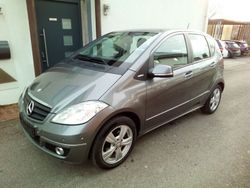 Grau Gebraucht 2010 Mercedes A180 Avantgarde Limousine | 3.990 € (Fairer Preis)