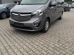 Grau Gebraucht 2018 Opel Vivaro Van | 21.700 €