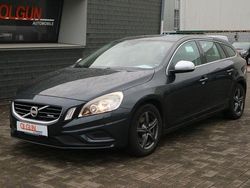 Grau Gebraucht 2012 Volvo V60 R-Design Kombi | 5.555 € (Fairer Preis)