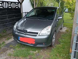 Grau Gebraucht 2008 Toyota Corolla Verso Van / Kleinbus | 1.950 € (Superpreis)