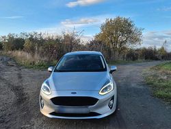 Silber Gebraucht 2018 Ford Fiesta Kleinwagen | 10.700 € (Guter Preis)