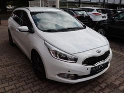 Weiß Gebraucht 2015 Kia Ceed Sportswagon DREAM-TEAM Edition Kombi | 10.990 € (Fairer Preis)