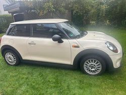 Weiß Gebraucht 2016 Mini ONE Kleinwagen | 7.400 € (Fairer Preis)
