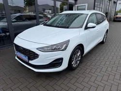 Weiß Gebraucht 2023 Ford Focus Titanium X Kombi | 18.690 € (Fairer Preis)