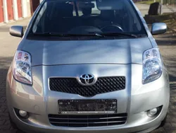 Silber Gebraucht 2007 Toyota Yaris Executive Kleinwagen | 3.690 € (Etwas zu teuer)