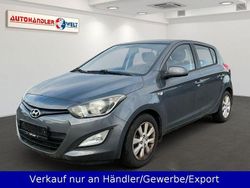 Grau Gebraucht 2014 Hyundai i20 Classic Limousine | 7.499 € (Fairer Preis)