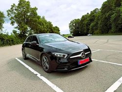 Schwarz Gebraucht 2019 Mercedes A200 AMG line Limousine | 25.900 € (Fairer Preis)