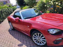 Rot Gebraucht 2017 Fiat 124 Spider Lusso Cabrio | 18.200 € (Fairer Preis)