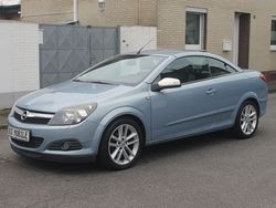 Blau Gebraucht 2006 Opel Astra Cabriolet Cosmo Cabrio | 4.990 € (Etwas zu teuer)