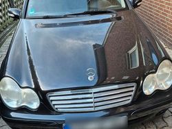 Schwarz Gebraucht 2006 Mercedes C220 Kombi | 2.790 €