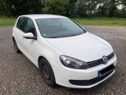 Weiß Gebraucht 2010 VW Golf VI Trendline Kleinwagen | 5.800 € (Fairer Preis)