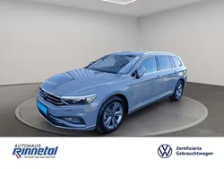 Mondsteingrau Gebraucht 2024 VW Passat Elegance Kombi | 39.880 €