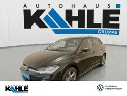 Deep black perleffekt (schwarz) Gebraucht 2023 VW Polo R-line Limousine | 20.490 € (Guter Preis)